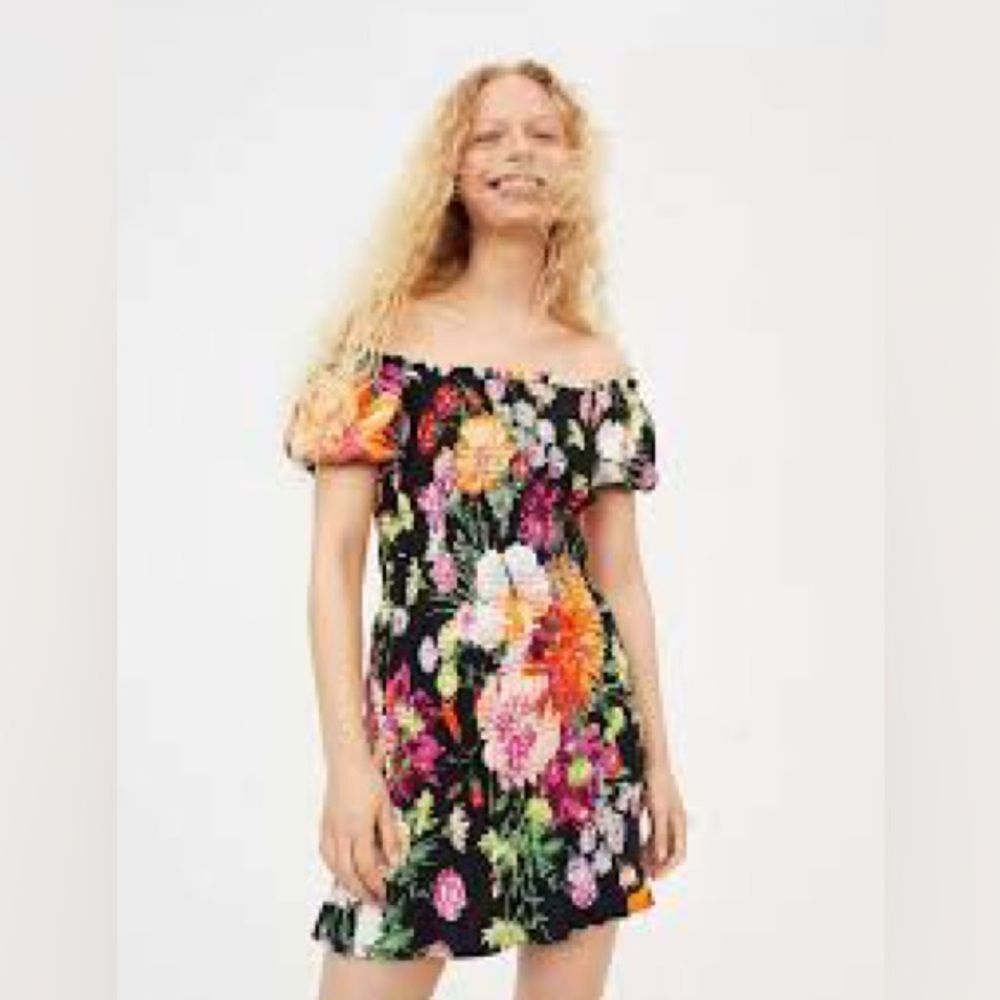 H&M SMOCKED OFF-THE-SHOULDER DRESS
